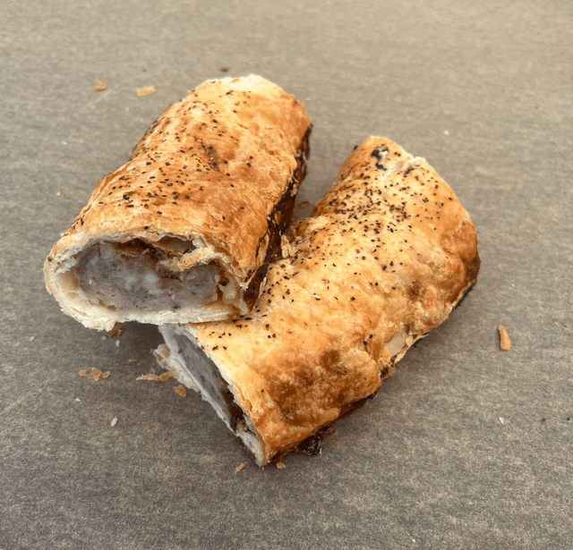 Lincolnshire Sausage Roll (Stilton & Onion Chutney)